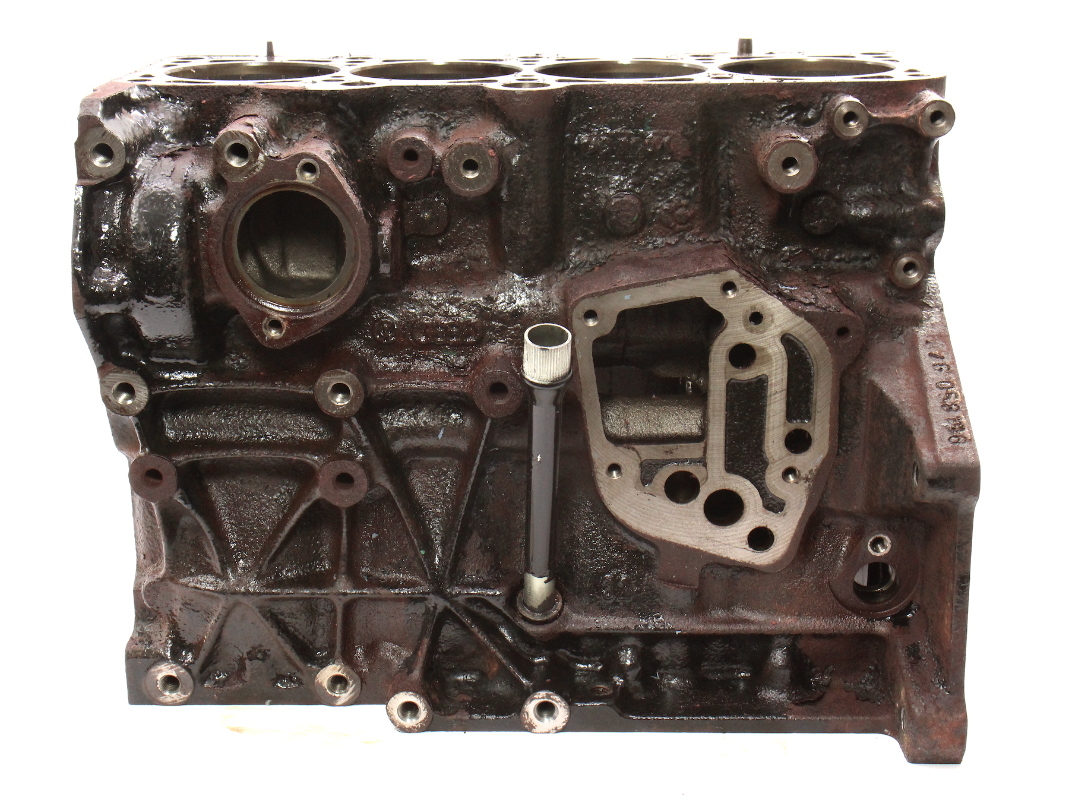 Bare Engine Cylinder Block 0105 VW Jetta Golf MK4 Beetle 2.0 Gas AVH