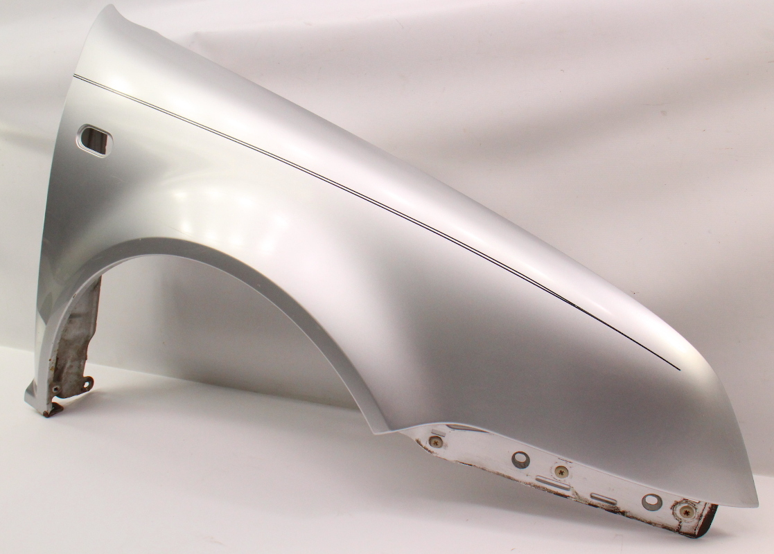 RH Fender 9905 VW Jetta MK4 LG9R Silver Arrow Genuine 1J0 821 156