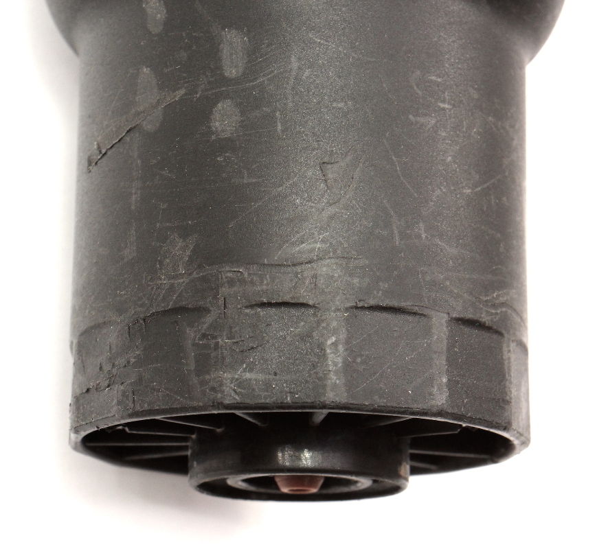 Oil Filter Housing 0510 VW Jetta Golf Rabbit MK5 2.5 2.5L 07K 115