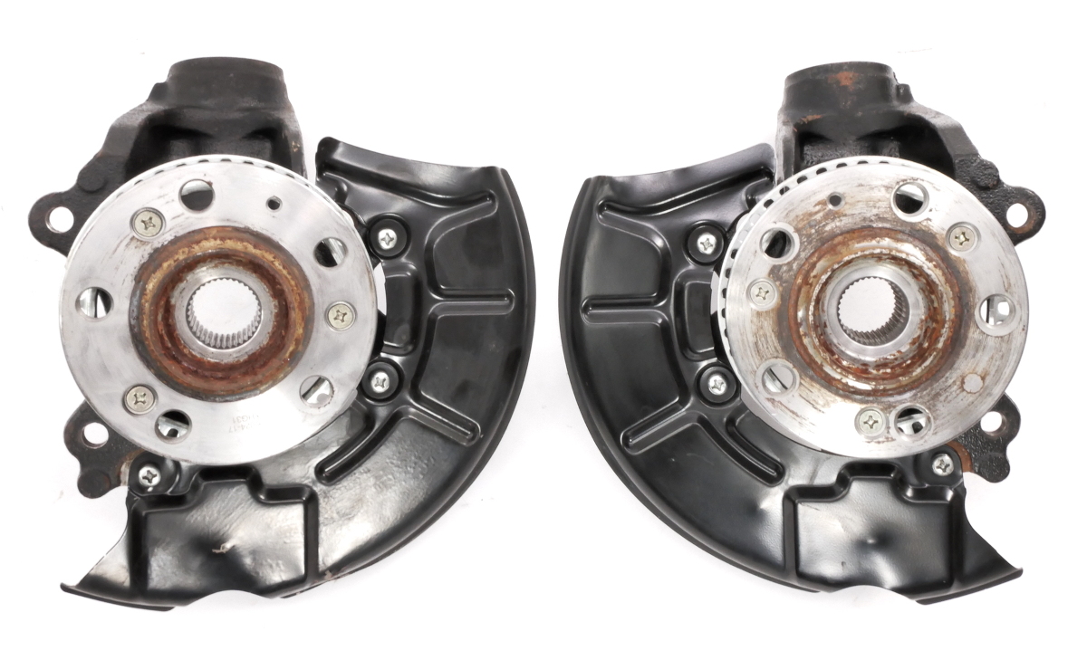 Pair Front Spindle Knuckle Hub 9905 VW Jetta GTI MK4 1.8T VR6 0610
