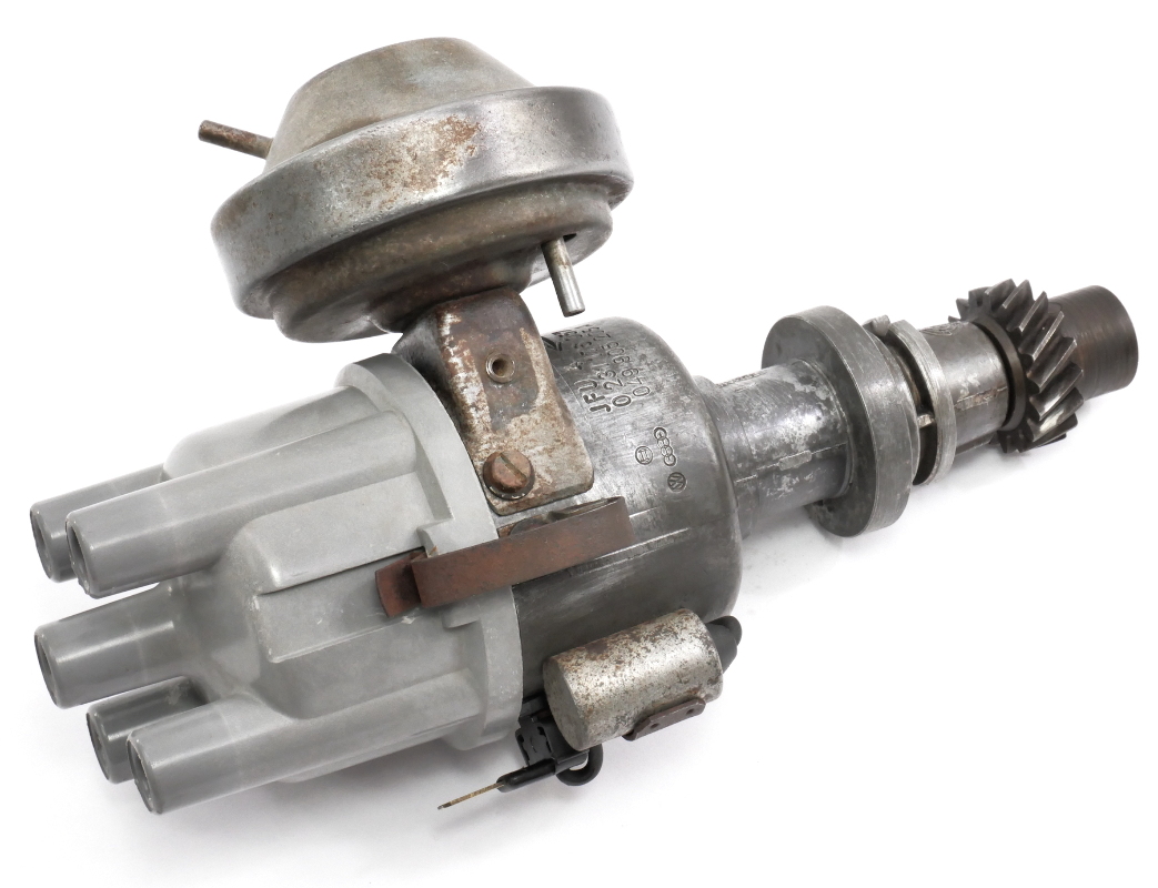 Fuel Accumulator For Audi Fox, Saab 99, VW Dasher, Scirocco, Volvo 264 - Fuel Injection Replacement Part