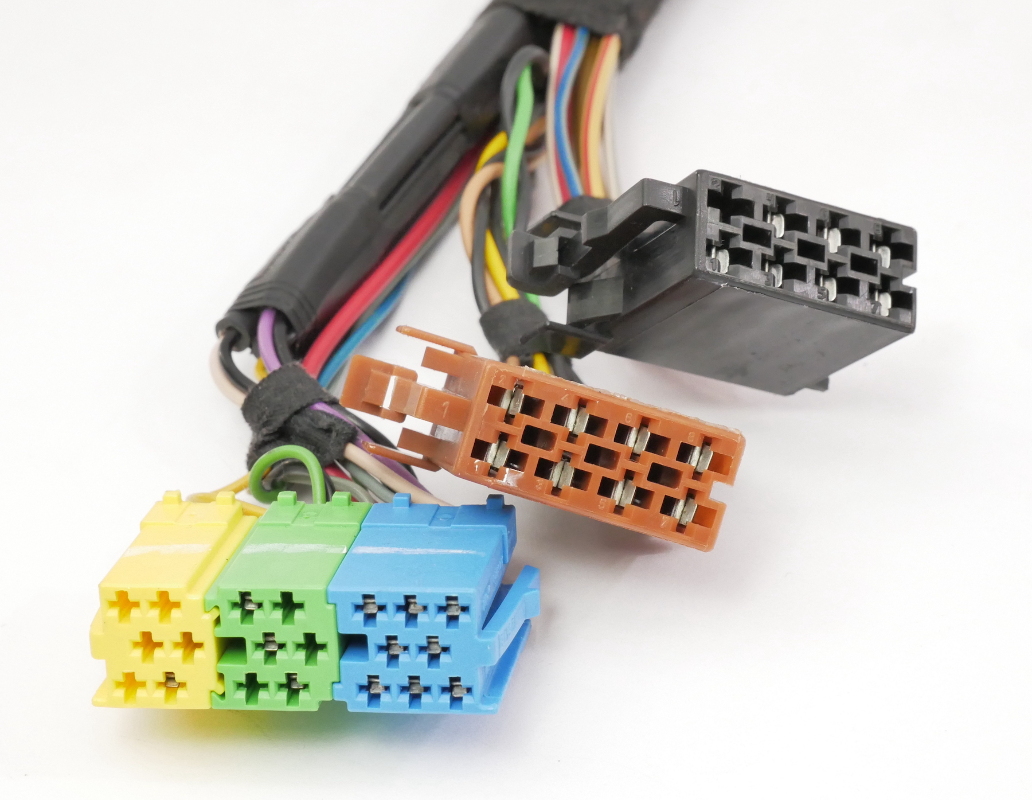 Wiring Plugs Pigtails Radio CD Head Unit VW Beetle 9810 Stock Factory