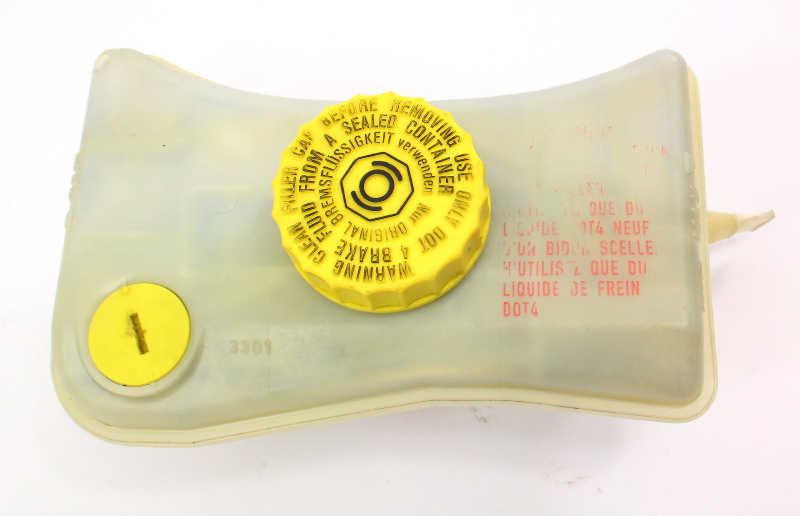 Brake Master Reservoir Audi A4 S4 A6 S6 VW Passat B5 B6 B7 C5 8E0 611