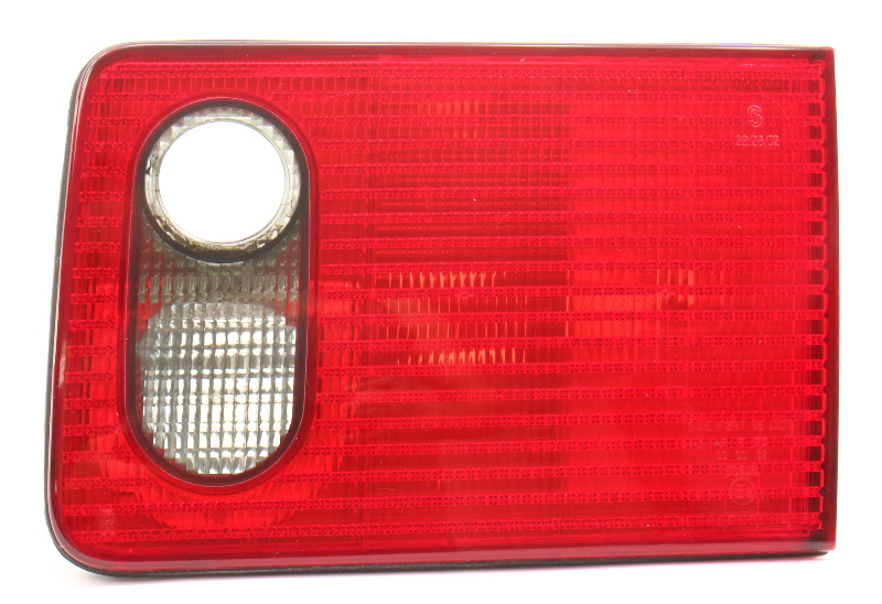RH Inner Tail Light Lamp 97-03 Audi A8 S8 D2 - Genuine - 4D0 945 094 G