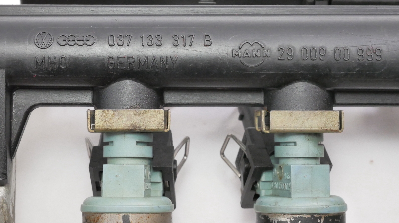 Fuel Rail Injectors 89-92 VW Jetta Golf GTI MK2 Cabriolet - OEM