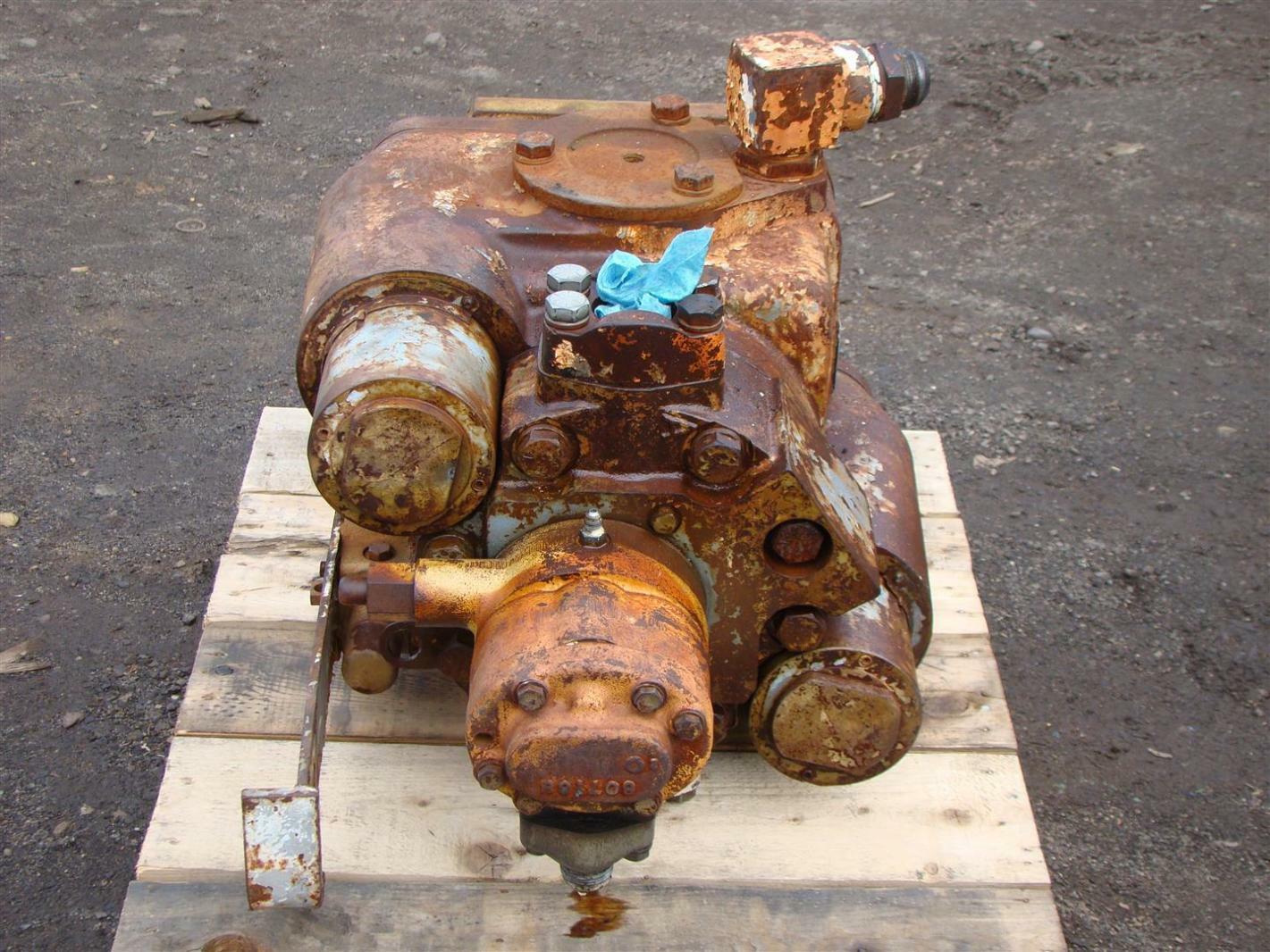 SundstrandSauerDanfoss Hydraulic Variable Piston Pump 607168 262025