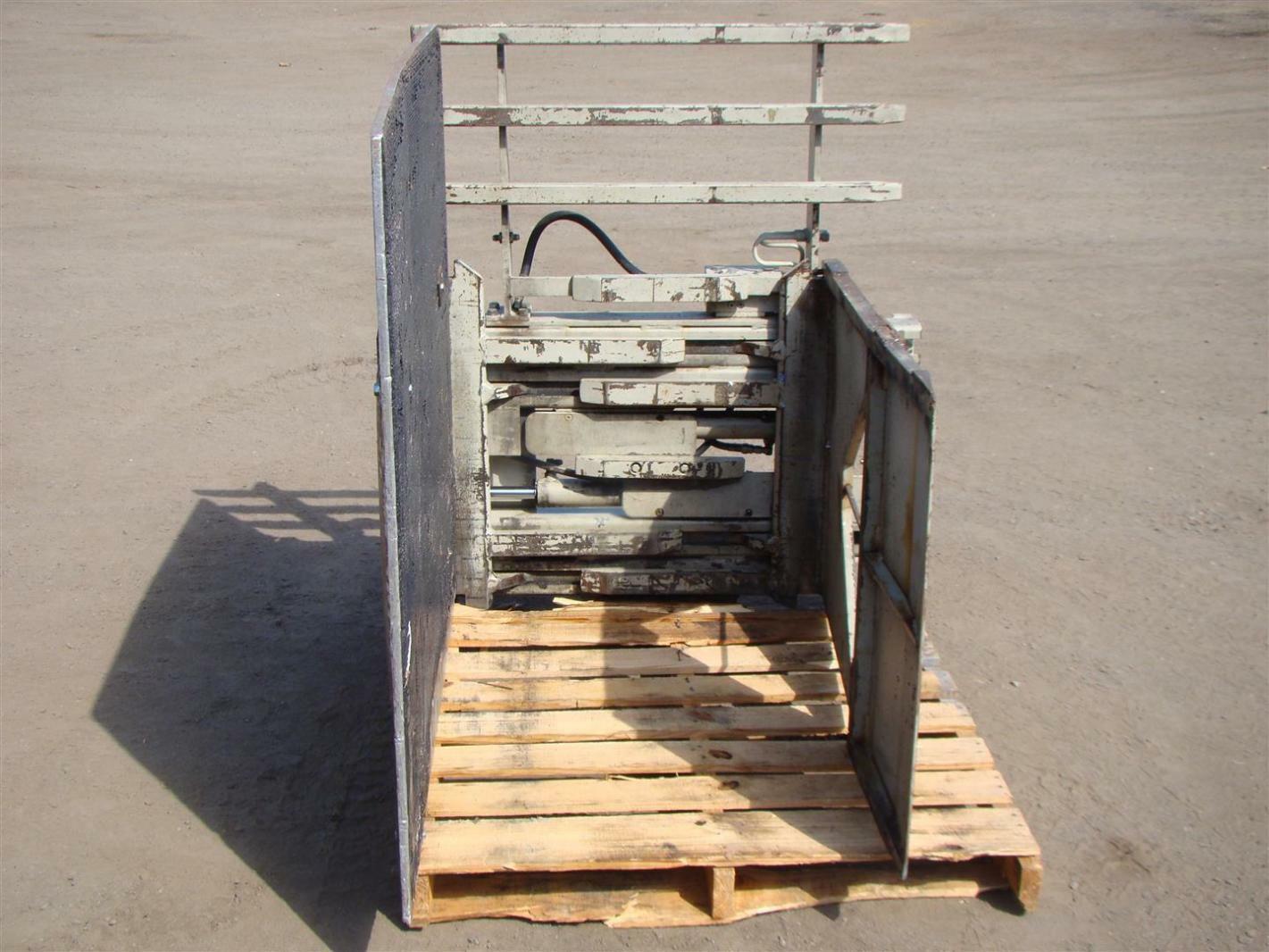 Brudi Carton Clamp Forklift Attachment Rated Cap 2000Lbs at 24", CCG20