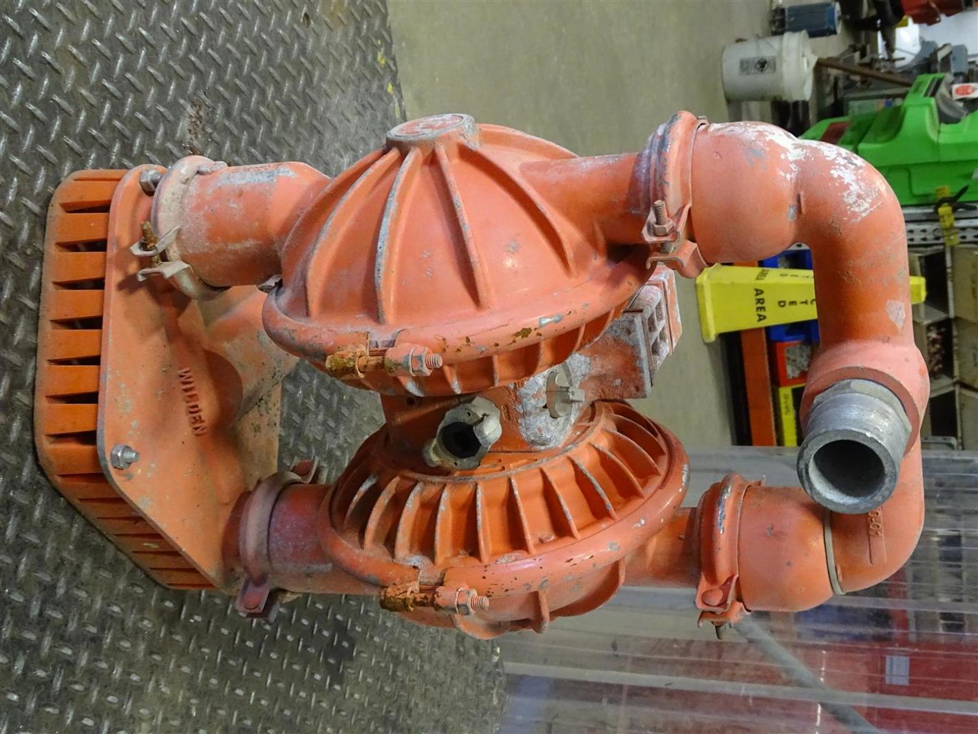 Bomba de diafragma Wilden, base de succión sumergible 2