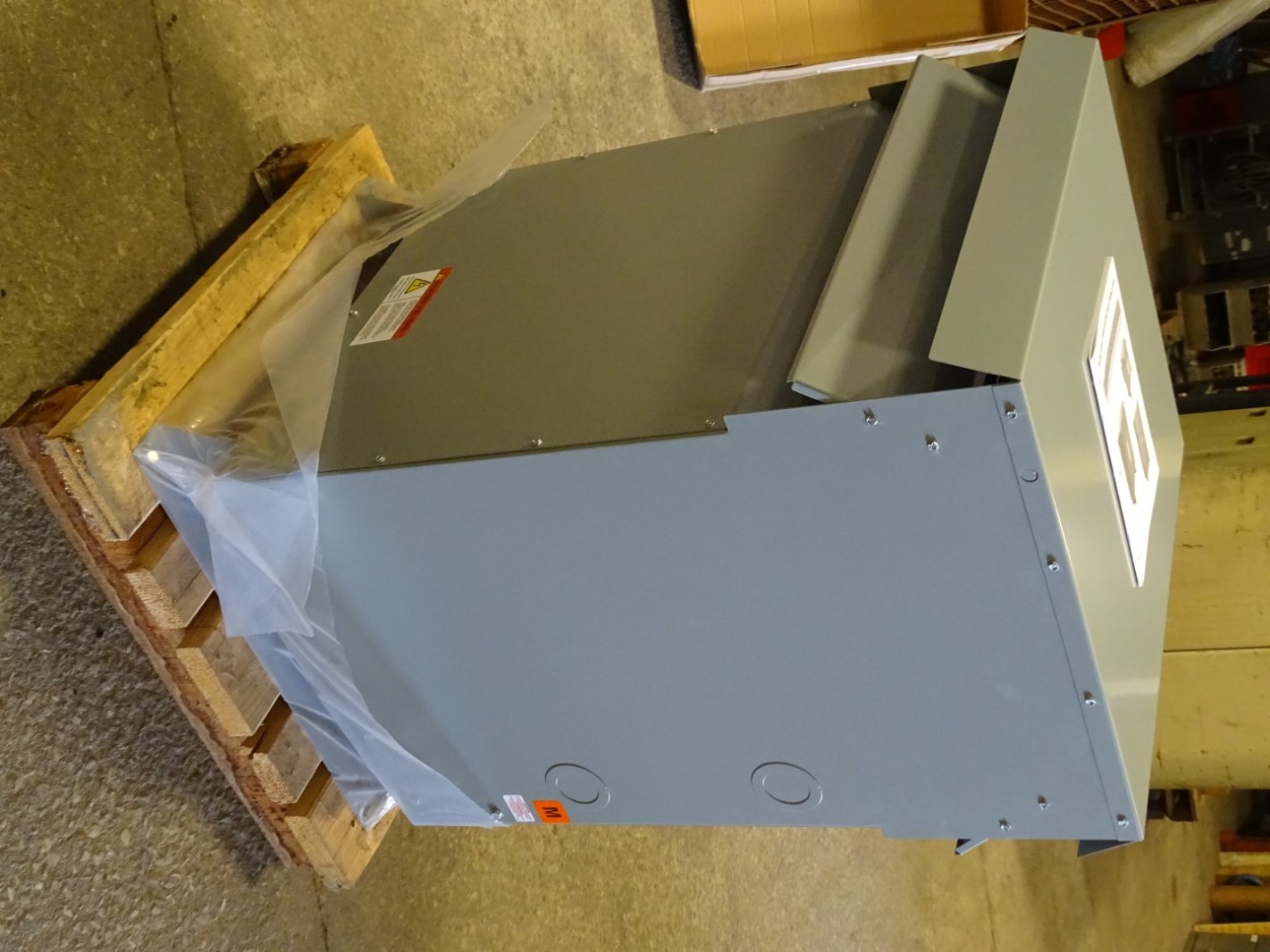 Hammond 75 kVA Transformer 208Y/120V x 480V 3PHASE NMK075KBC Joseph