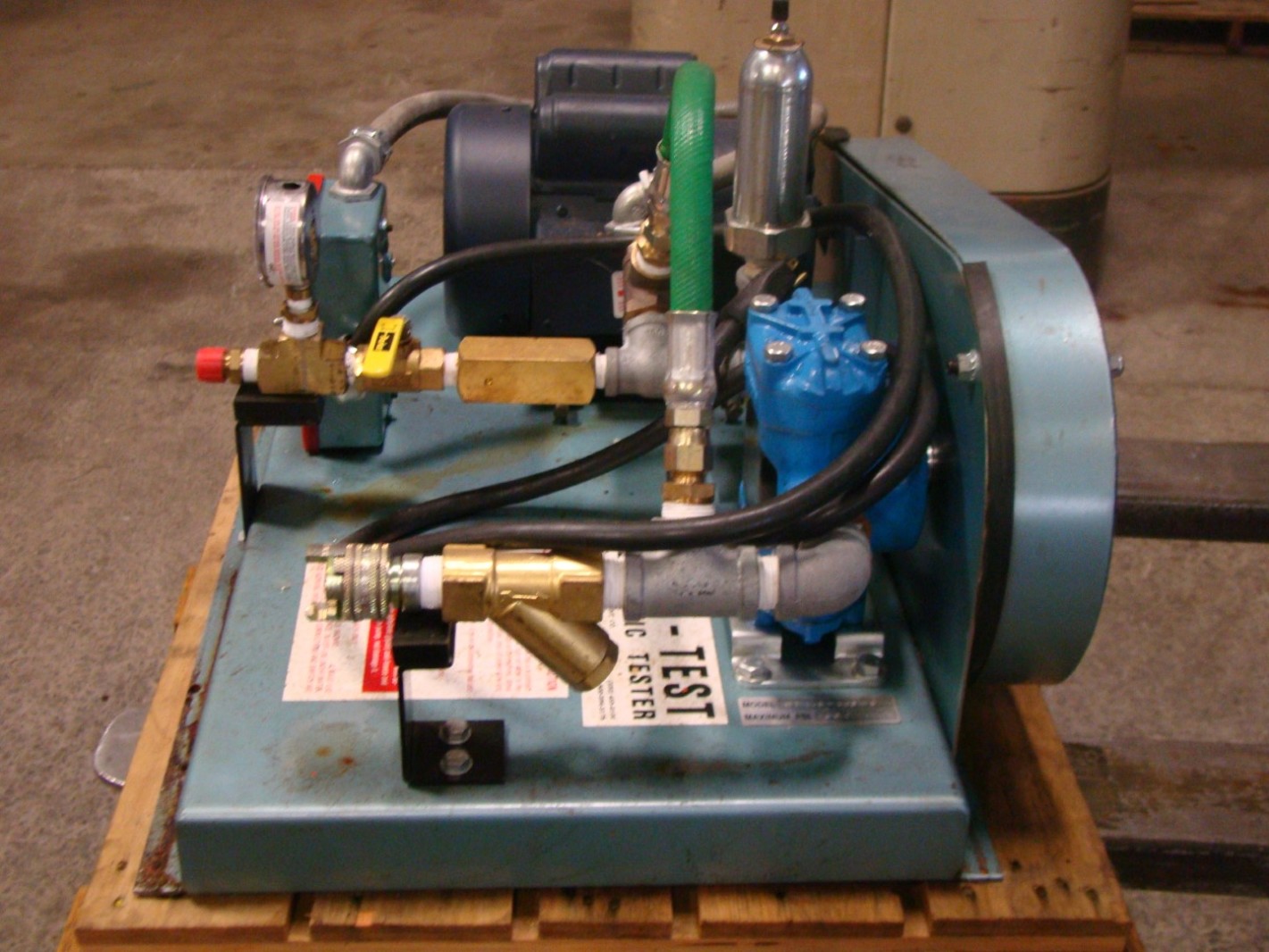 General Pump & Equipment Co. HydroTest Hydrostatic Tester , HT 1/5300