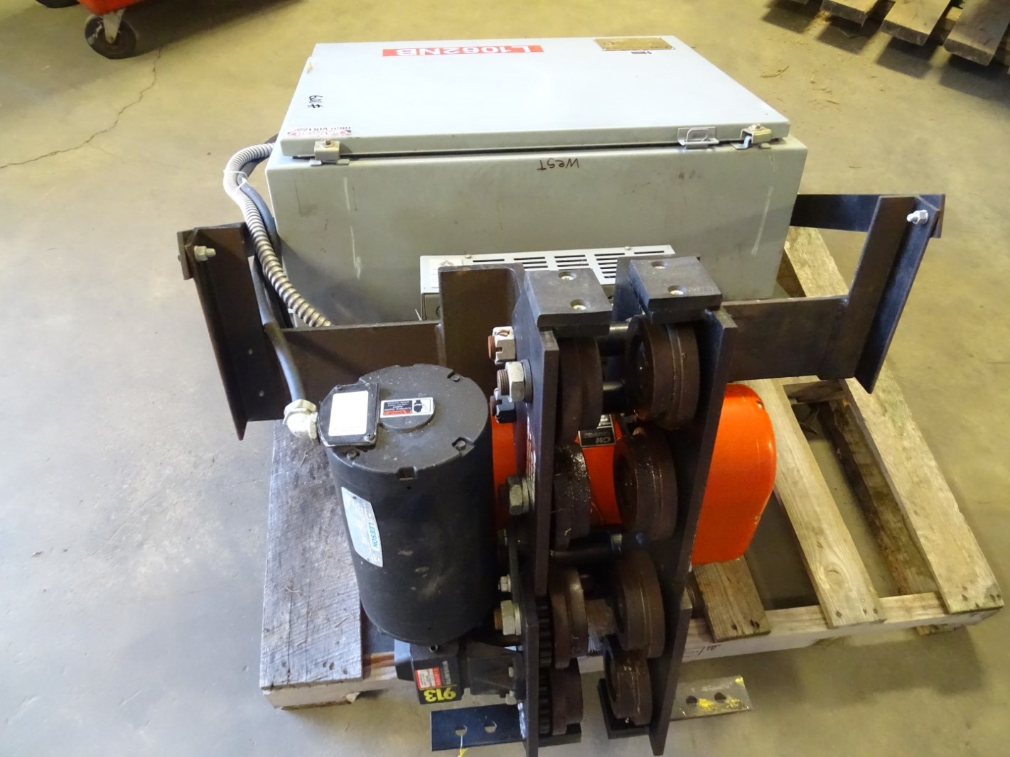Columbus McKinnon CM 1 Ton Trolley Hoist 460480v, Model L Joseph Fazzio, Incorporated