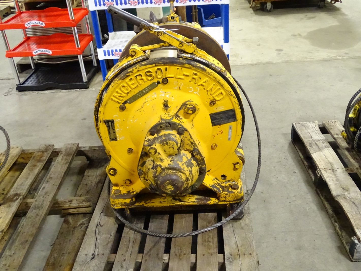 IngersollRand 11,000 LB. Pneumatic Winch, Air Tugger , 18146500