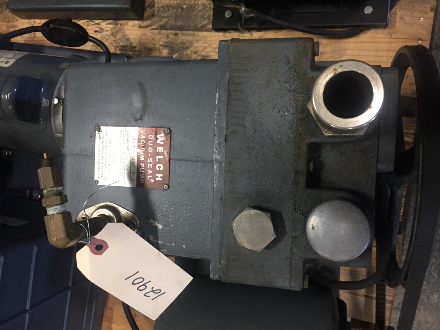 Welch DuoSeal Vacuum Pump, 1HP 115/230v , 1376 Z02 Joseph Fazzio, Incorporated