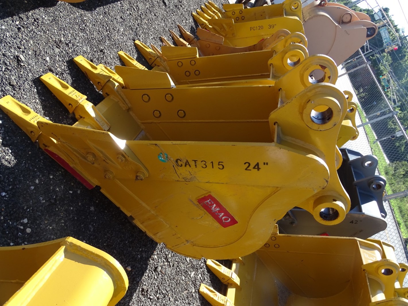 24" Excavator Bucket, 70mm Pin, 11 1/2"between Ears, CAT315 Joseph