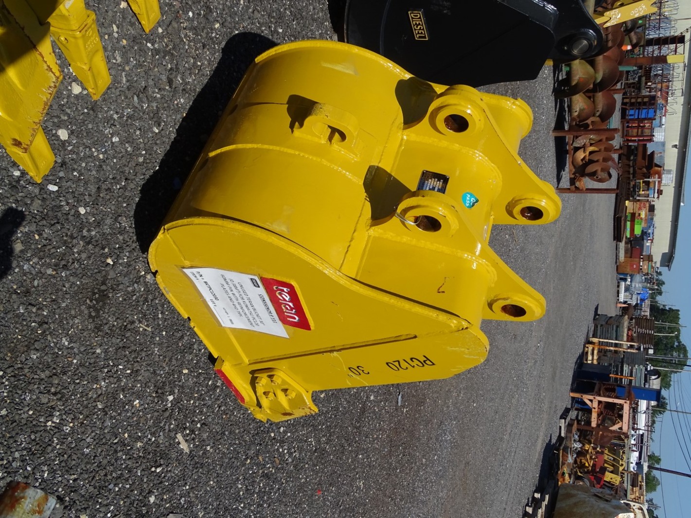 30" Excavator Bucket, Komatsu, 60mm Pin, 10 1/2"between Ears, PC120