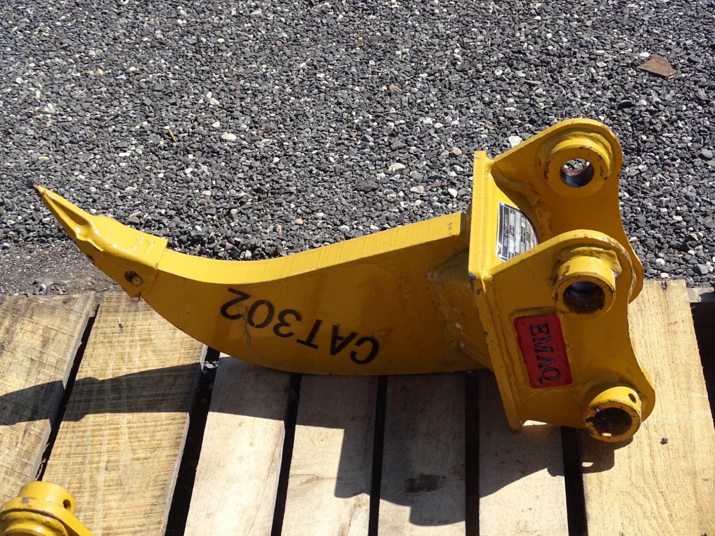 Single Shank Excavator Ripper, 35mm Pin, 5 1/2"between Ears, CAT302