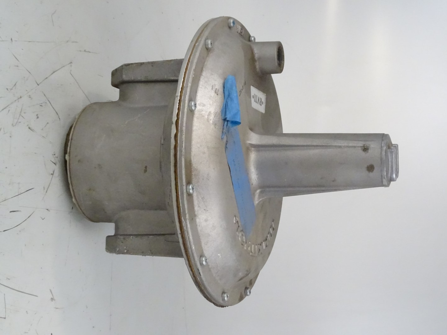 Maxitrol Main Gas Pressure Regulator , RV111 Joseph Fazzio, Incorporated