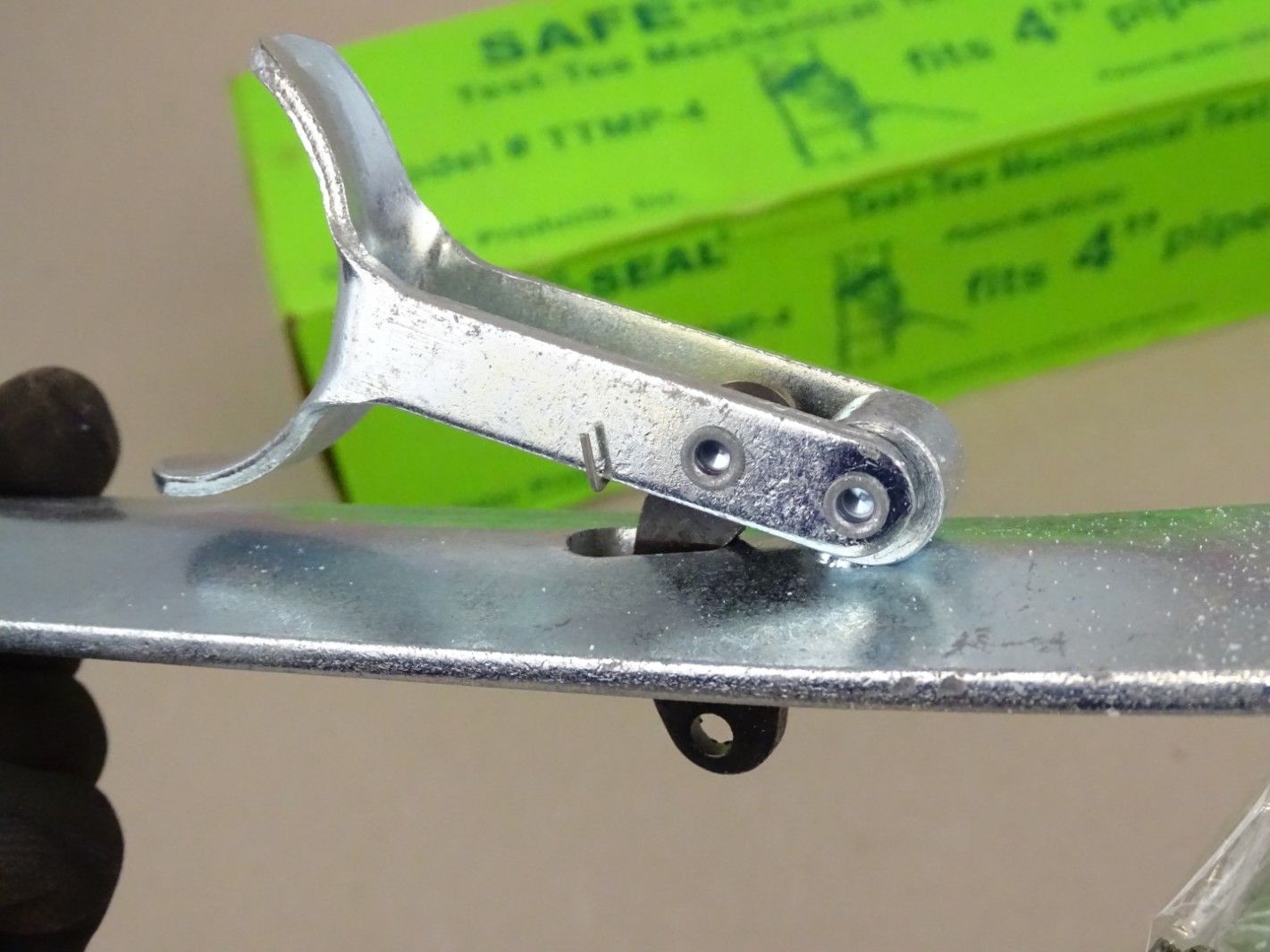 Safe-T-Seal  Test-Tee Mechnical Test Plug  Fits 4