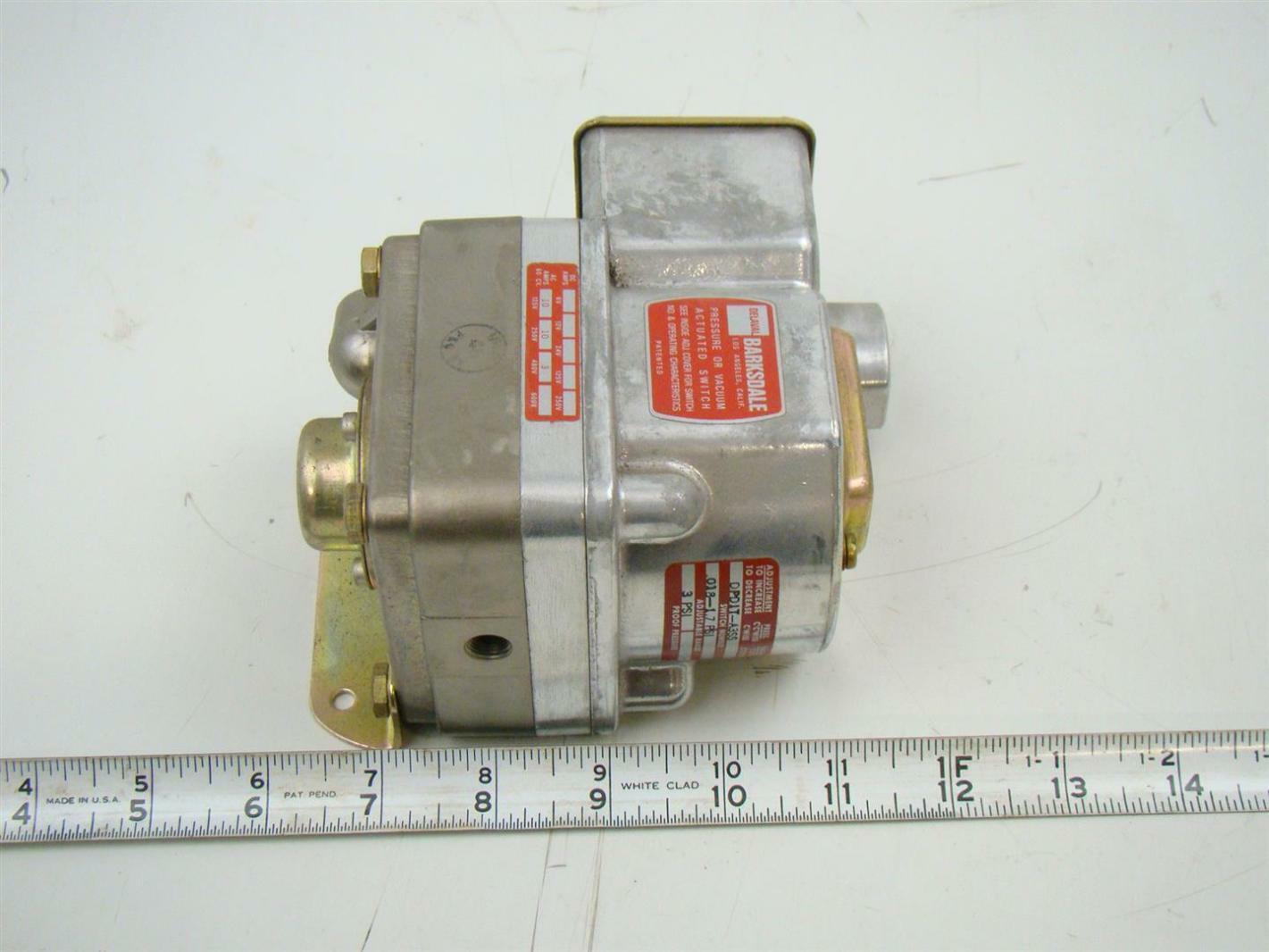 Barksdale Pressure/Vacuum Actuated Switch 3 PSI, DPD1TA3SS Joseph