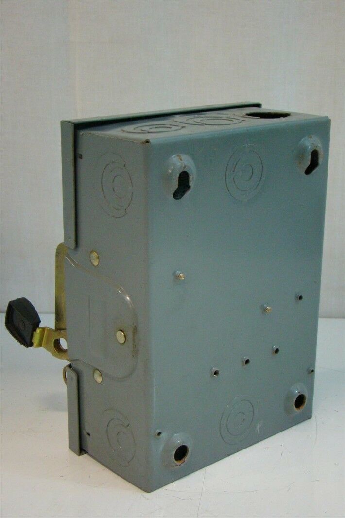 Square D General Duty Safety Switch Enclosure Indoor 30A 240Vac D221N