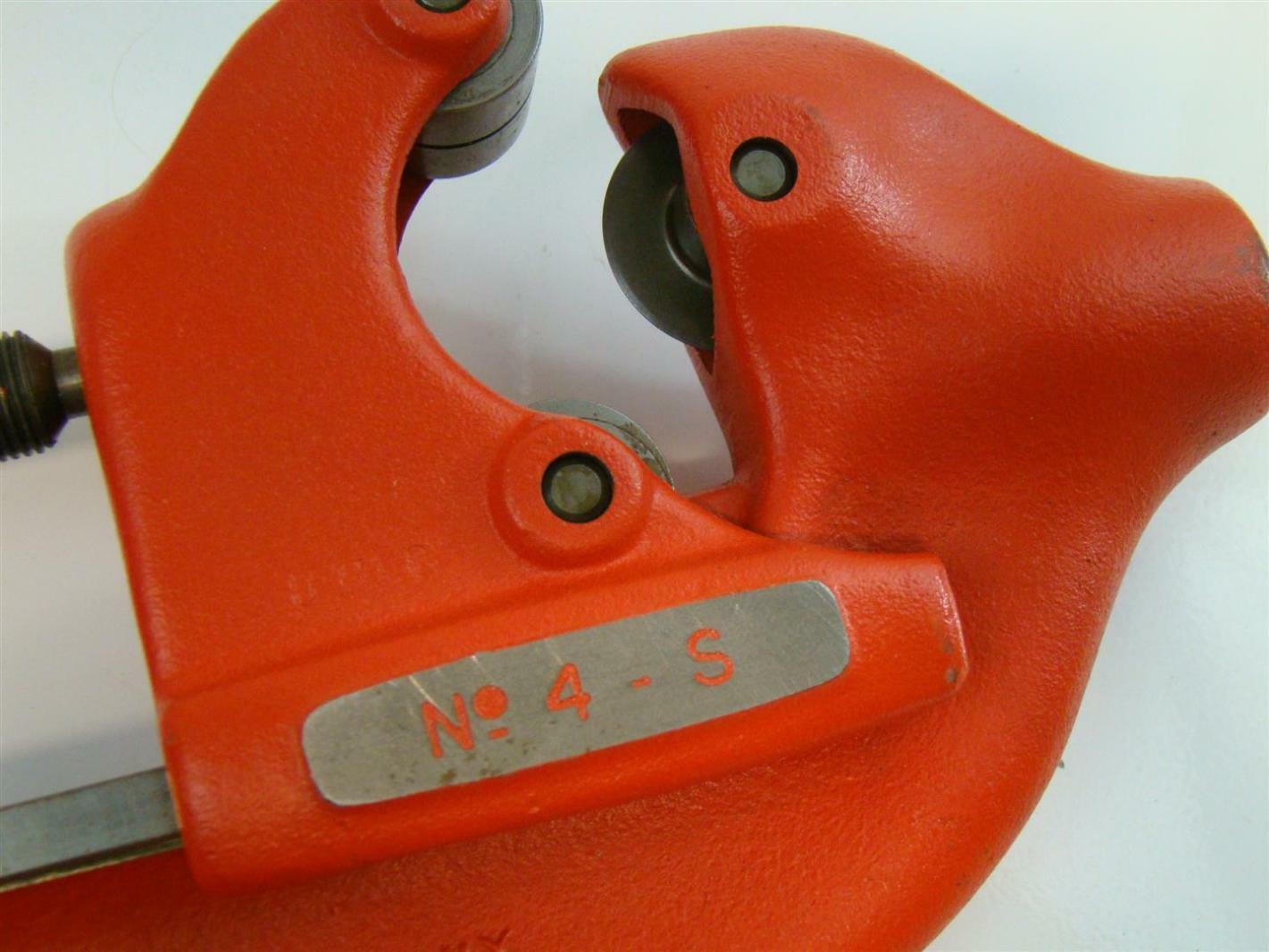Ridgid Heavy Duty 2" To 4" Pipe Cutter 4S Joseph Fazzio, Incorporated
