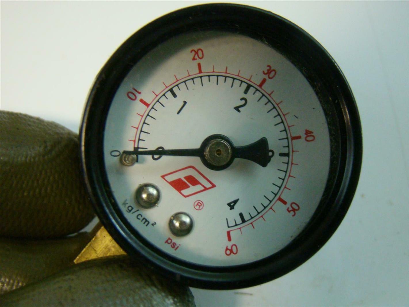 (5) 60 PSI Pressure Gauges 1/4