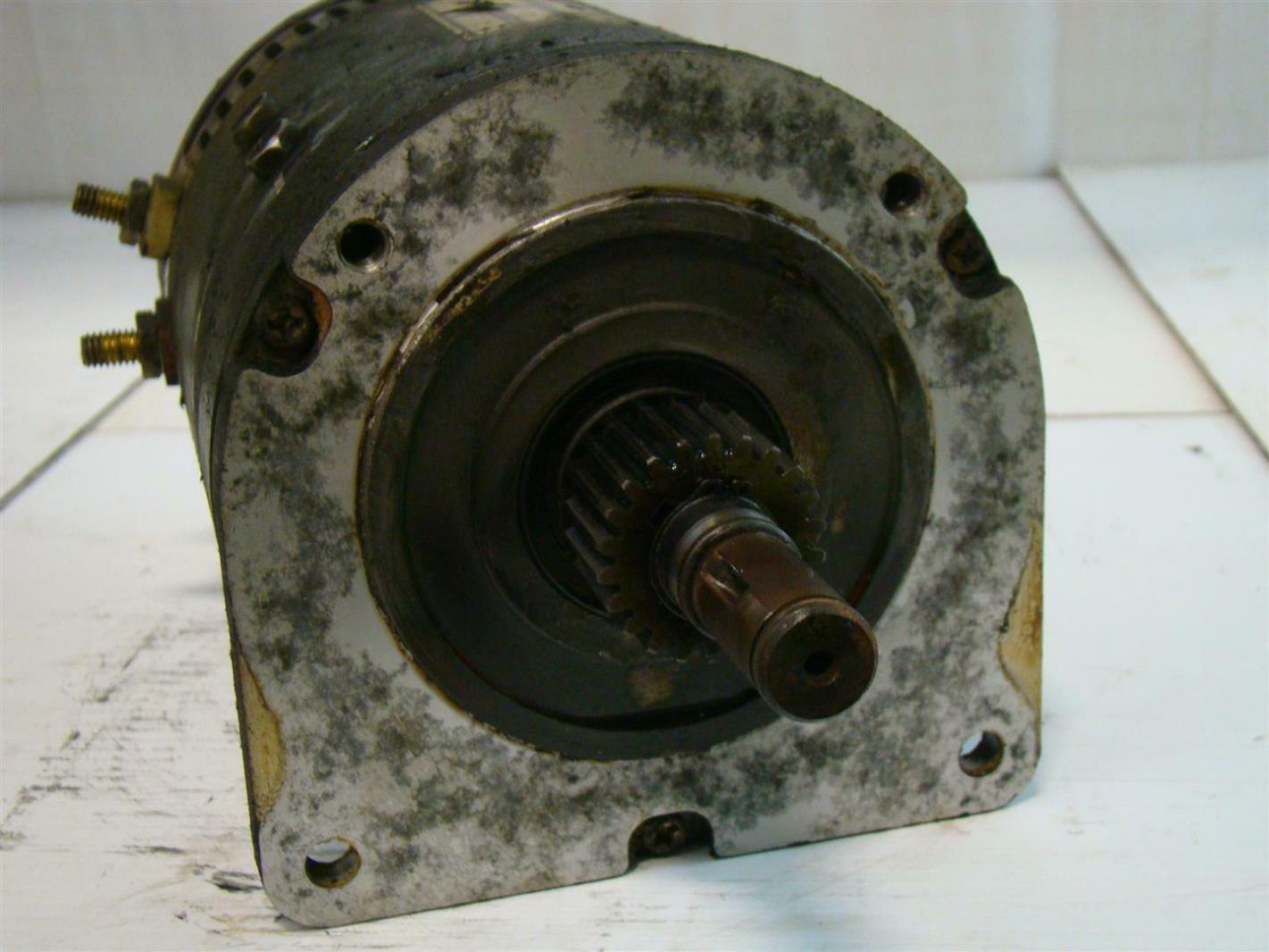 Crown DRIVE 24 VOLT DC MOTOR 102985 for 30SP36TT Order Picker