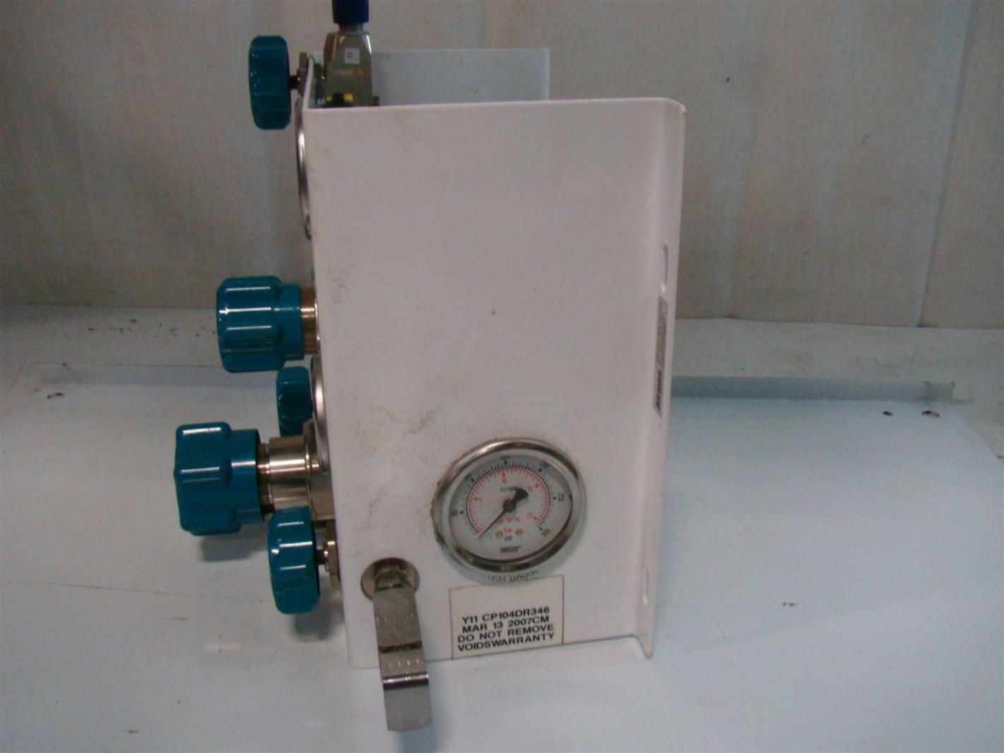 Airgas 200psig 17660 Gas Switchover Parker 1/4wp 5000psi hoses Y13-CP115DR