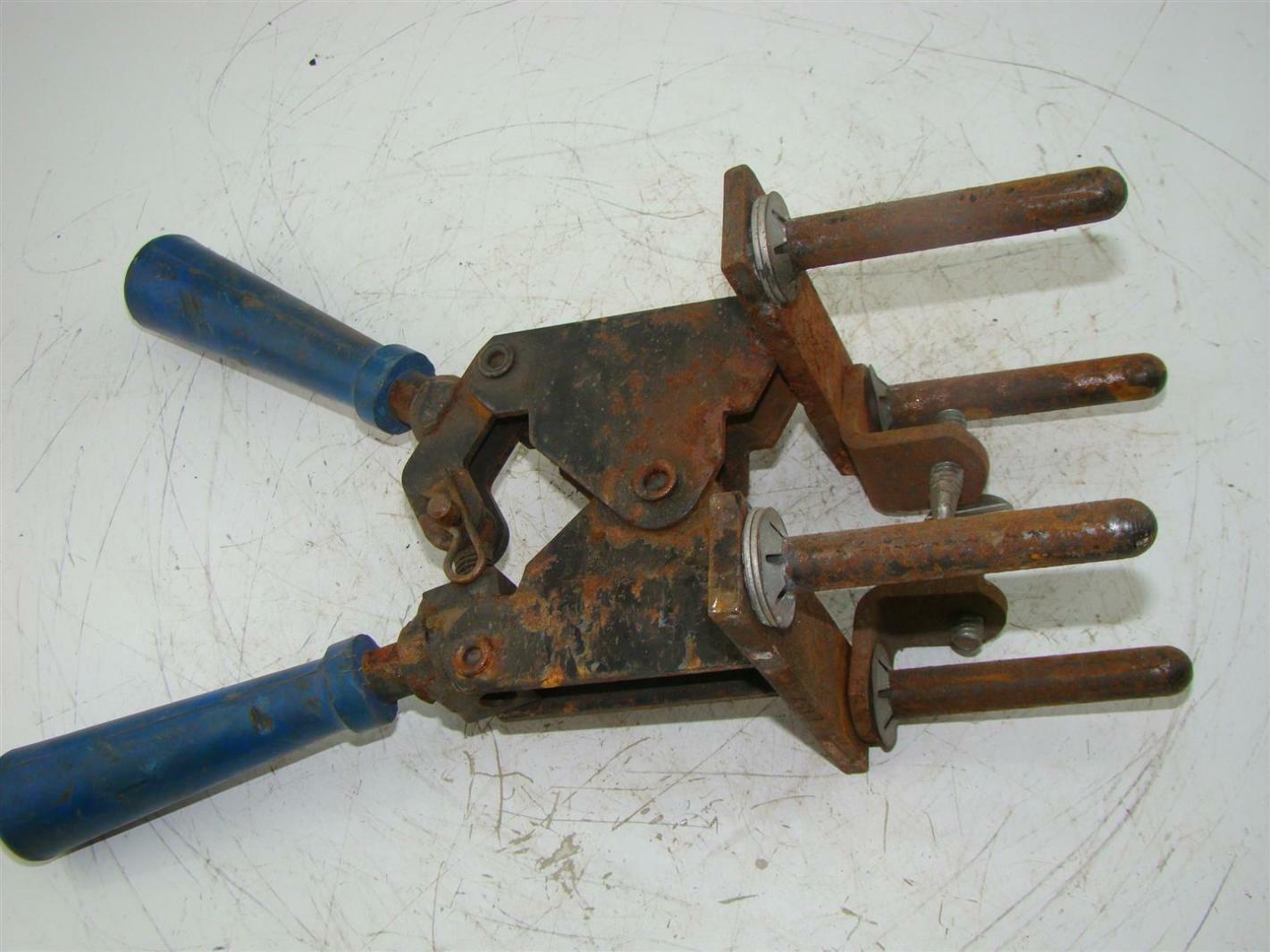 CADWELD HOLDING CLAMP 2.5" Joseph Fazzio, Incorporated