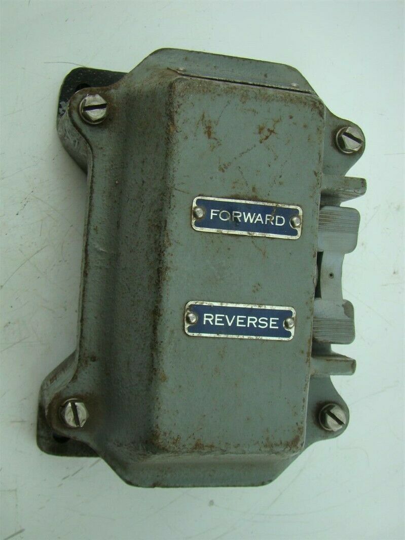 Square D Heavy Duty enclosure Forward/Reverse Momentary Switch 9001 GR