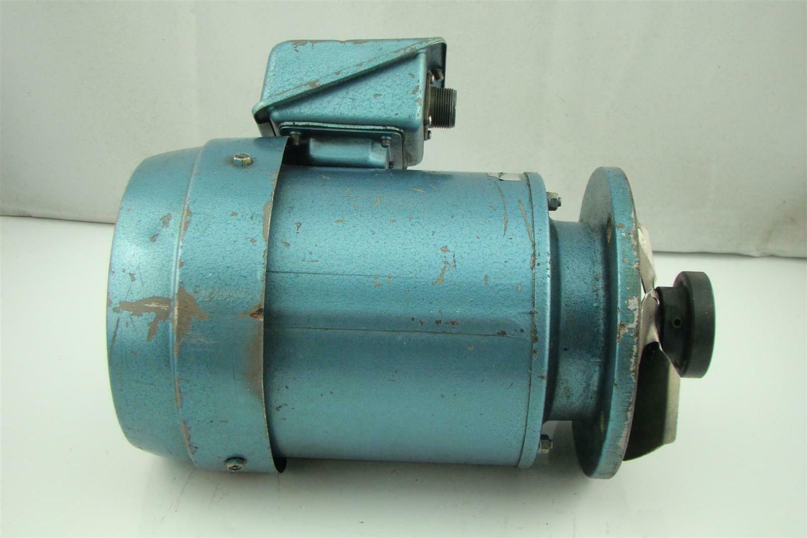TOSHIBA 3 Phase Induction Motor. 4個 Toshiba Induction motor 3PH 3.8/3.4A 1410/1700Rpm .75kW 4