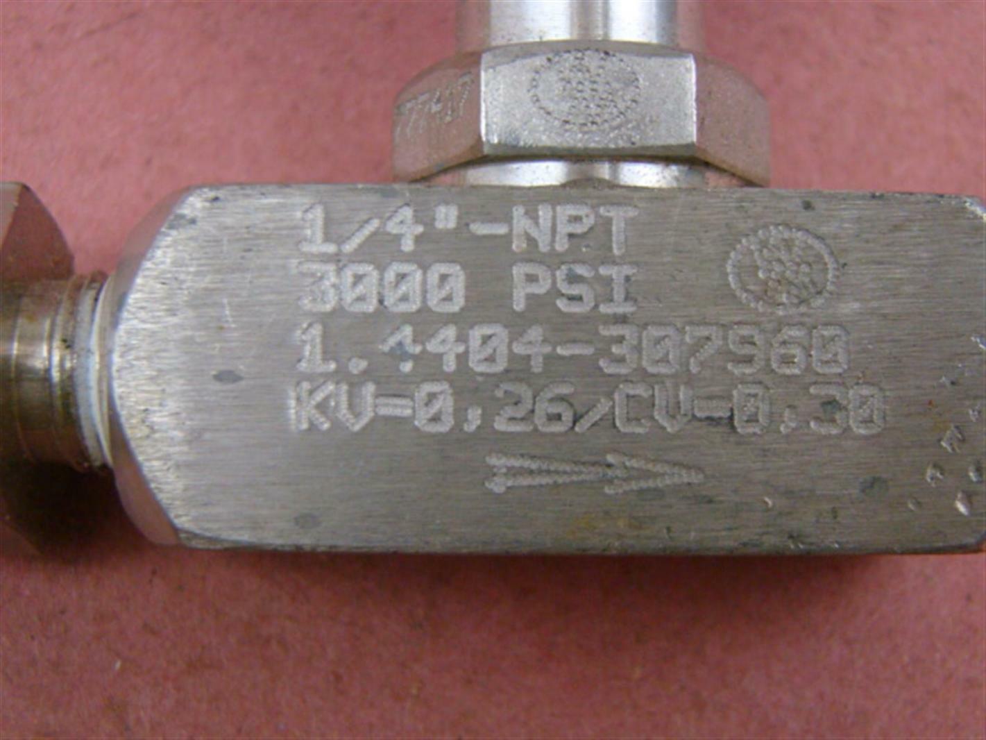 wm-hydraulic-flow-control-valve-1-4-npt-3000-psi-1-4404-307960
