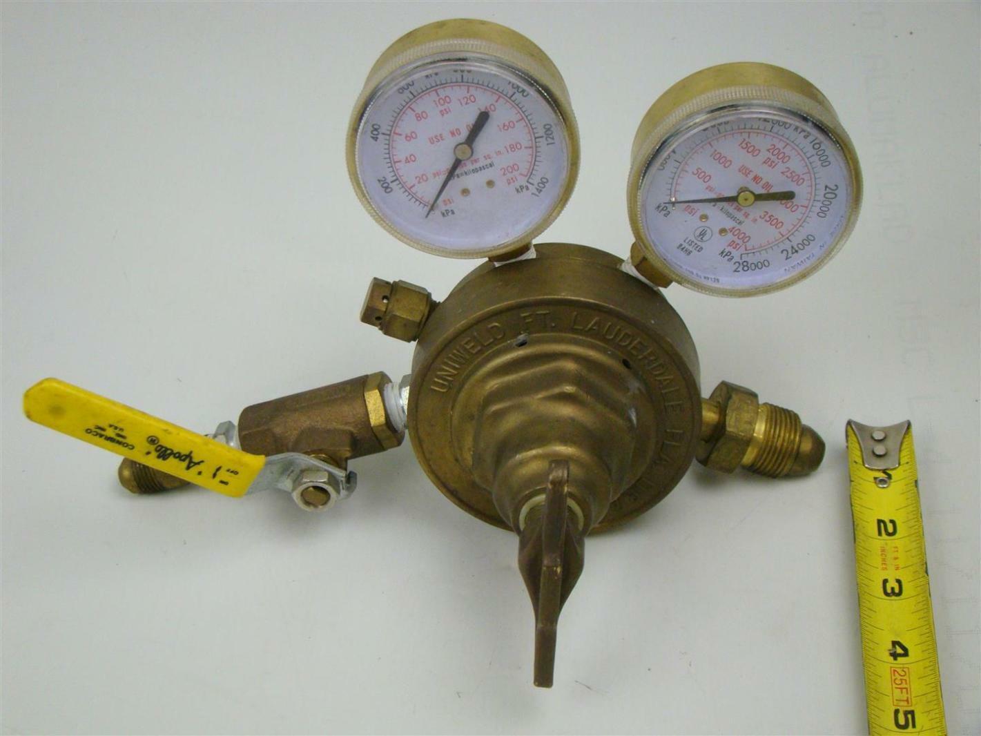 Uniweld Oxygen Regulator Gauge RV8010 Joseph Fazzio, Incorporated