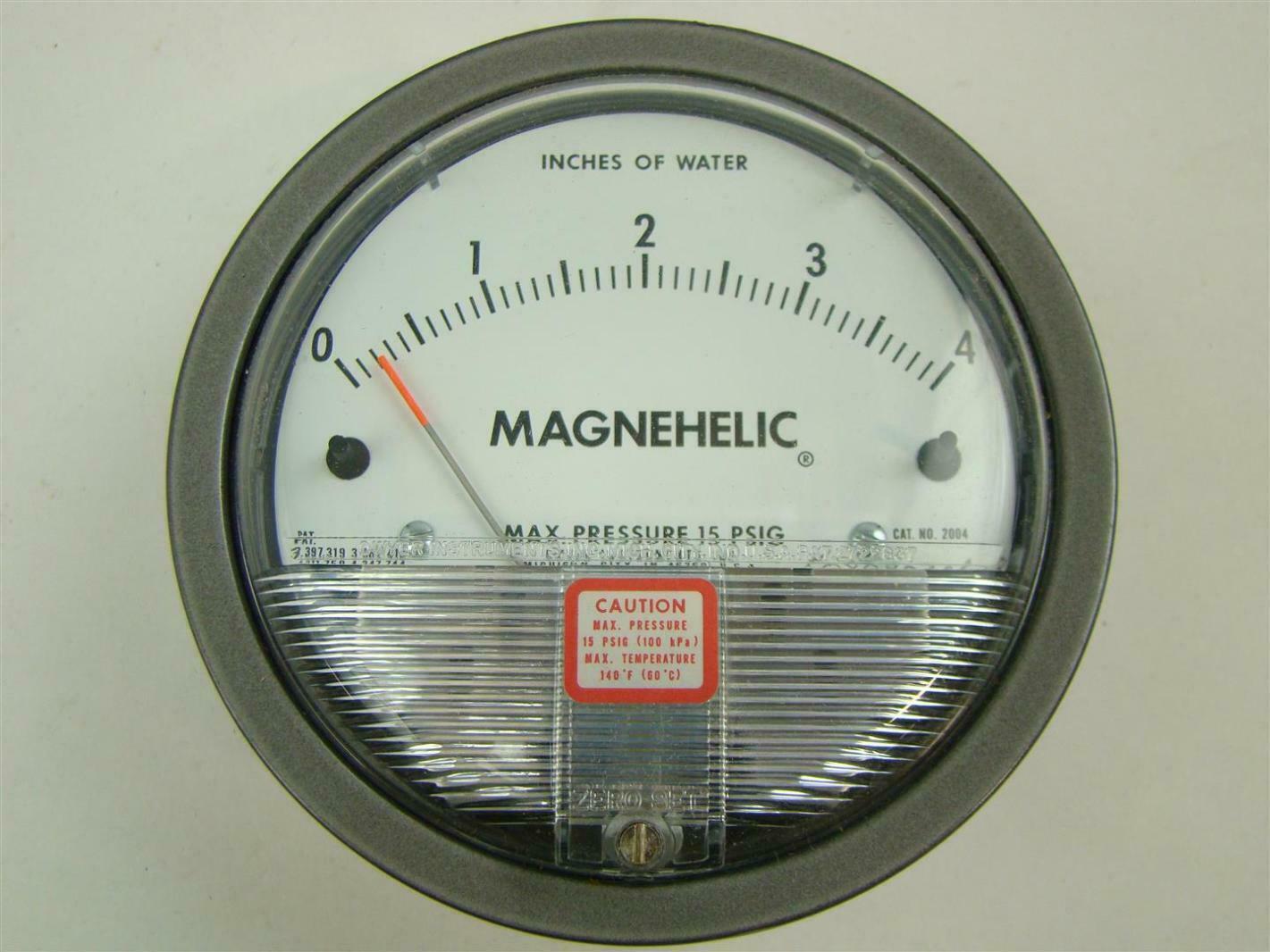 Dwyer Magnehelic Pressure Gauge 2004 94704511443 eBay