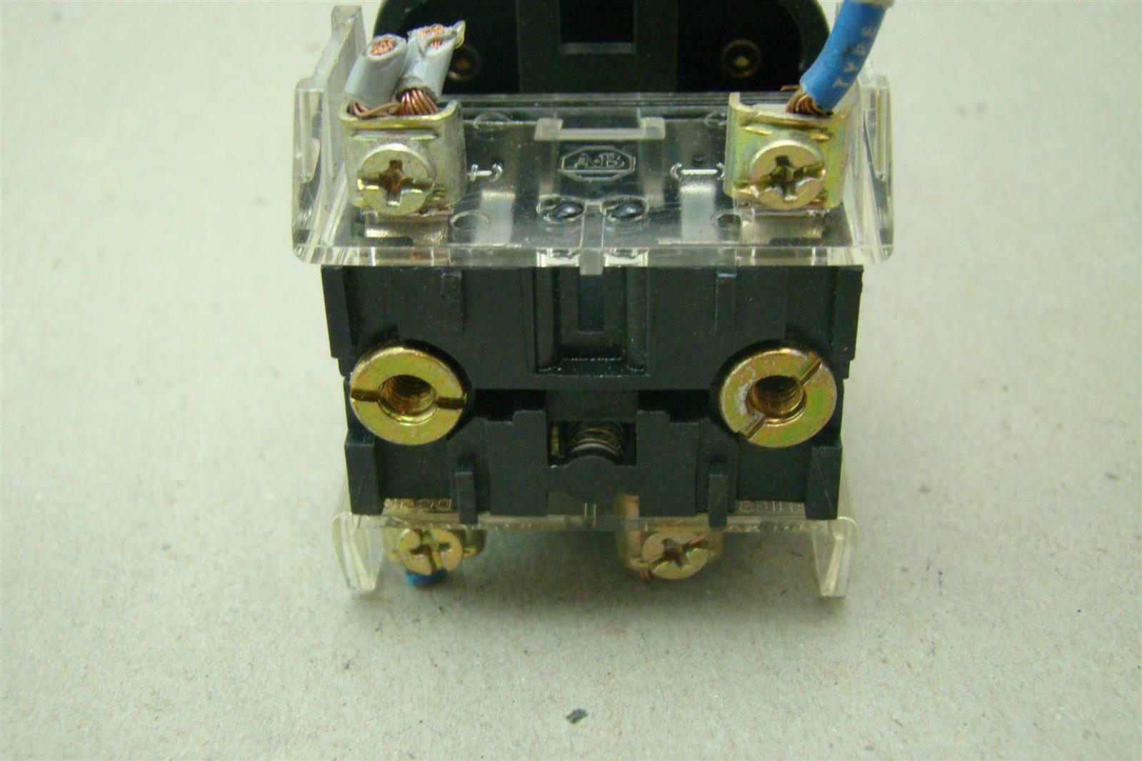 Allen Bradley Green Push Button with Contact Block 24v, 800TQA24X