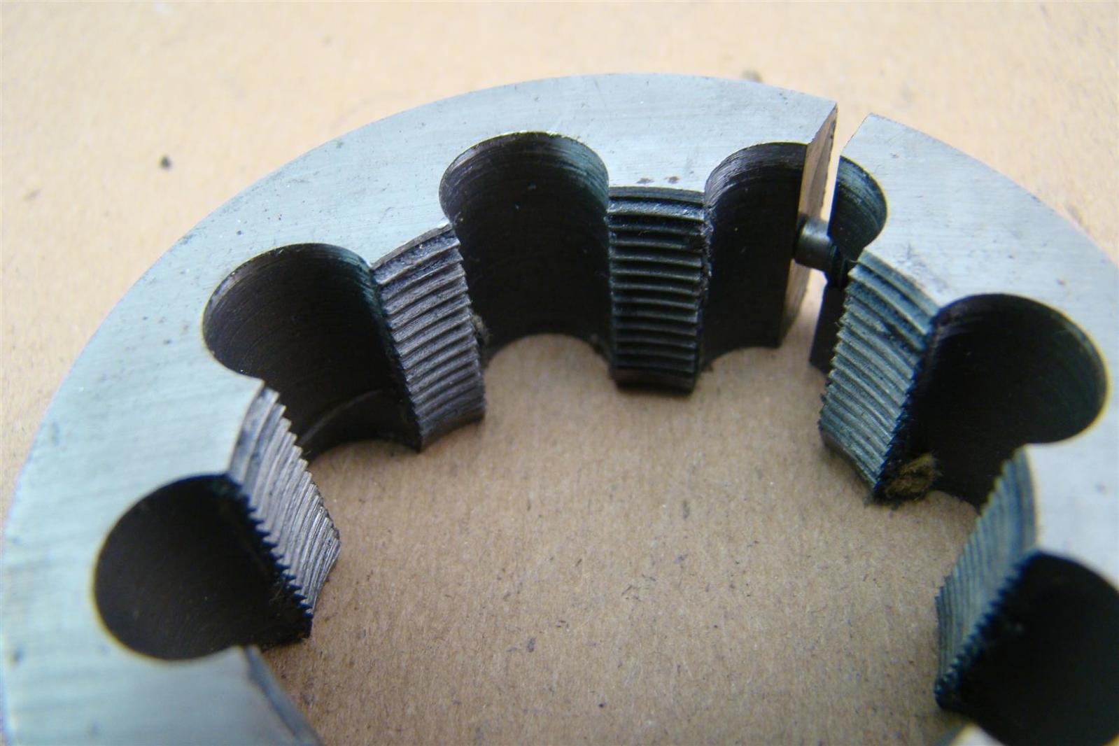 Rethreading Dies RTD05, M24x3 Joseph Fazzio, Incorporated