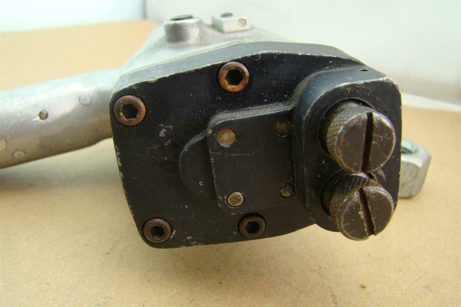 Deutsch Spacematic Pneumatic Automatic Drill/Countersink Machine