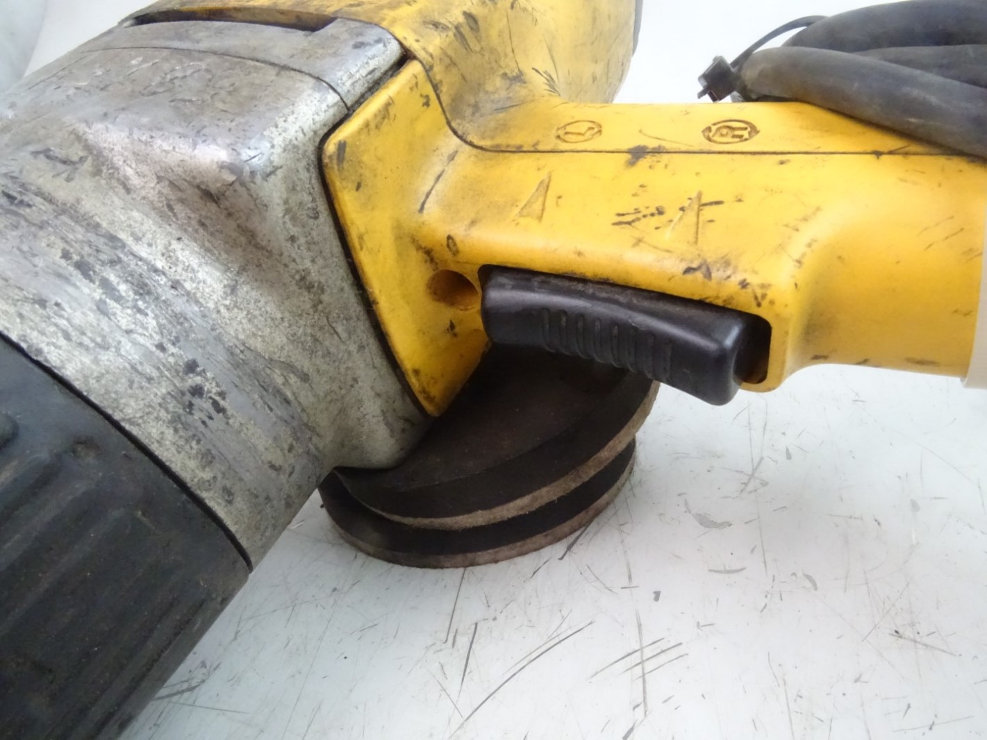 Dewalt 3/4" Electric Impact Wrench 120 V 60Hz, DW297 Joseph Fazzio