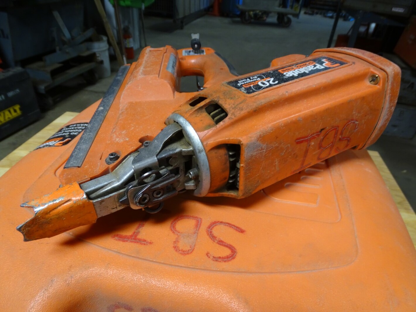 Paslode Cordless 30deg Framing Nailer *no battery*, 900430