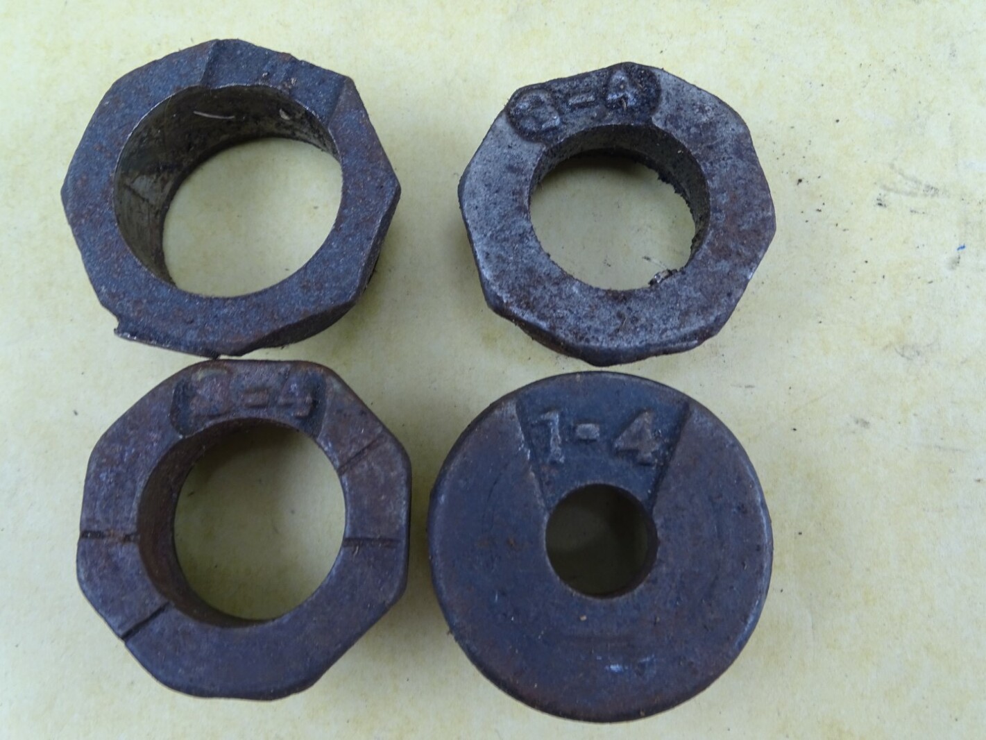 Armstrong Bridgeport Pipe Threader W/ Dies  , 1/4-1'