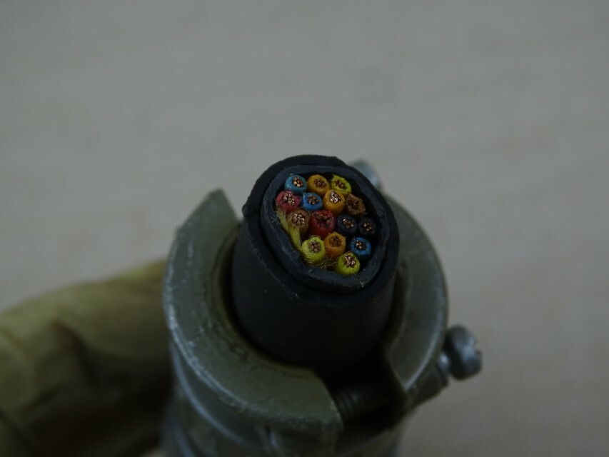 Amphenol Circular Mil Spec Connector 14 PIN PLUG, 97-3106A-20-27S