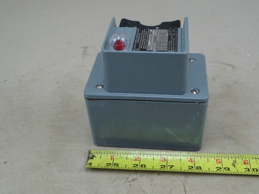 Square D Manual Starter ser. B, 115/230, type 4, 0247, 2510FW2P