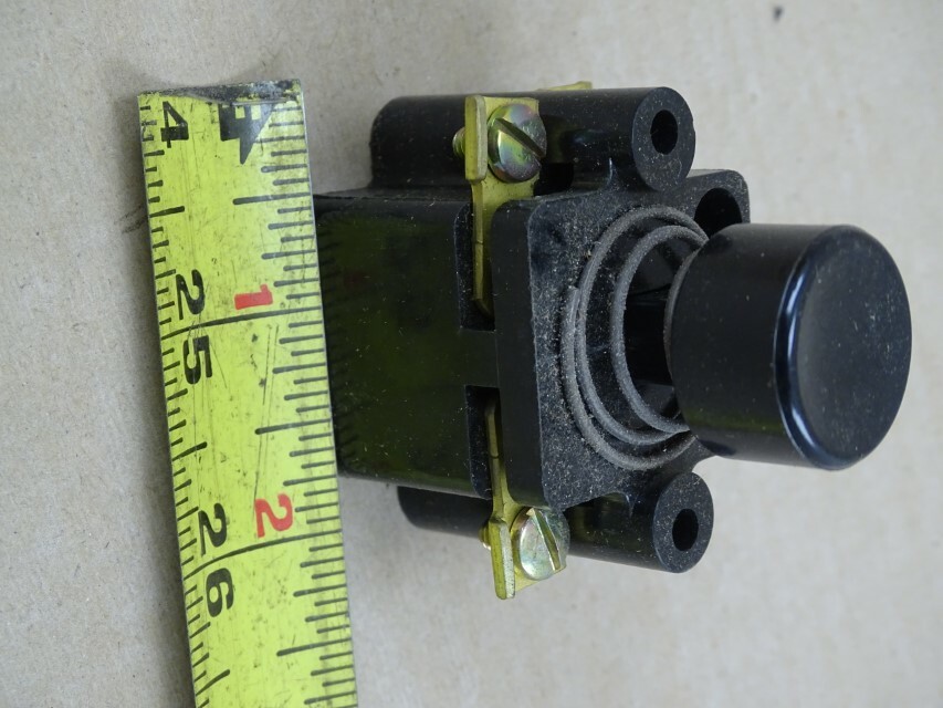 Square D Heavy Duty Push Button 1N.O. - N.C. Contacts type GO-1, 75253