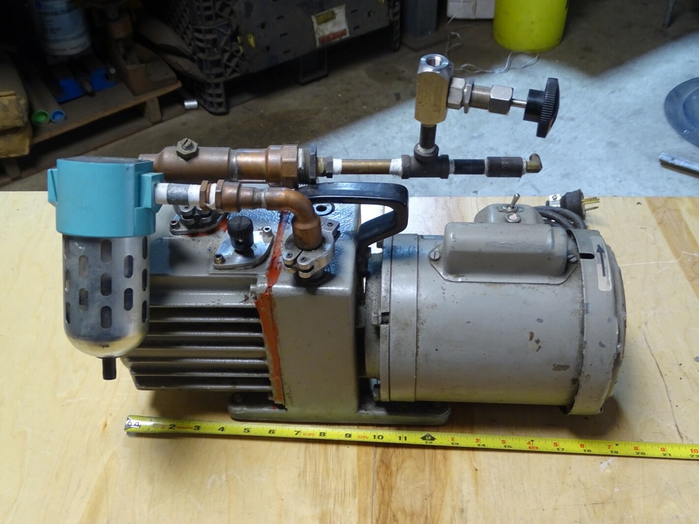 Leybold-Heraeus Trivac Dual Stage Rotary Van Vacuum Pump 1/3HP, 1725RPM, D4A