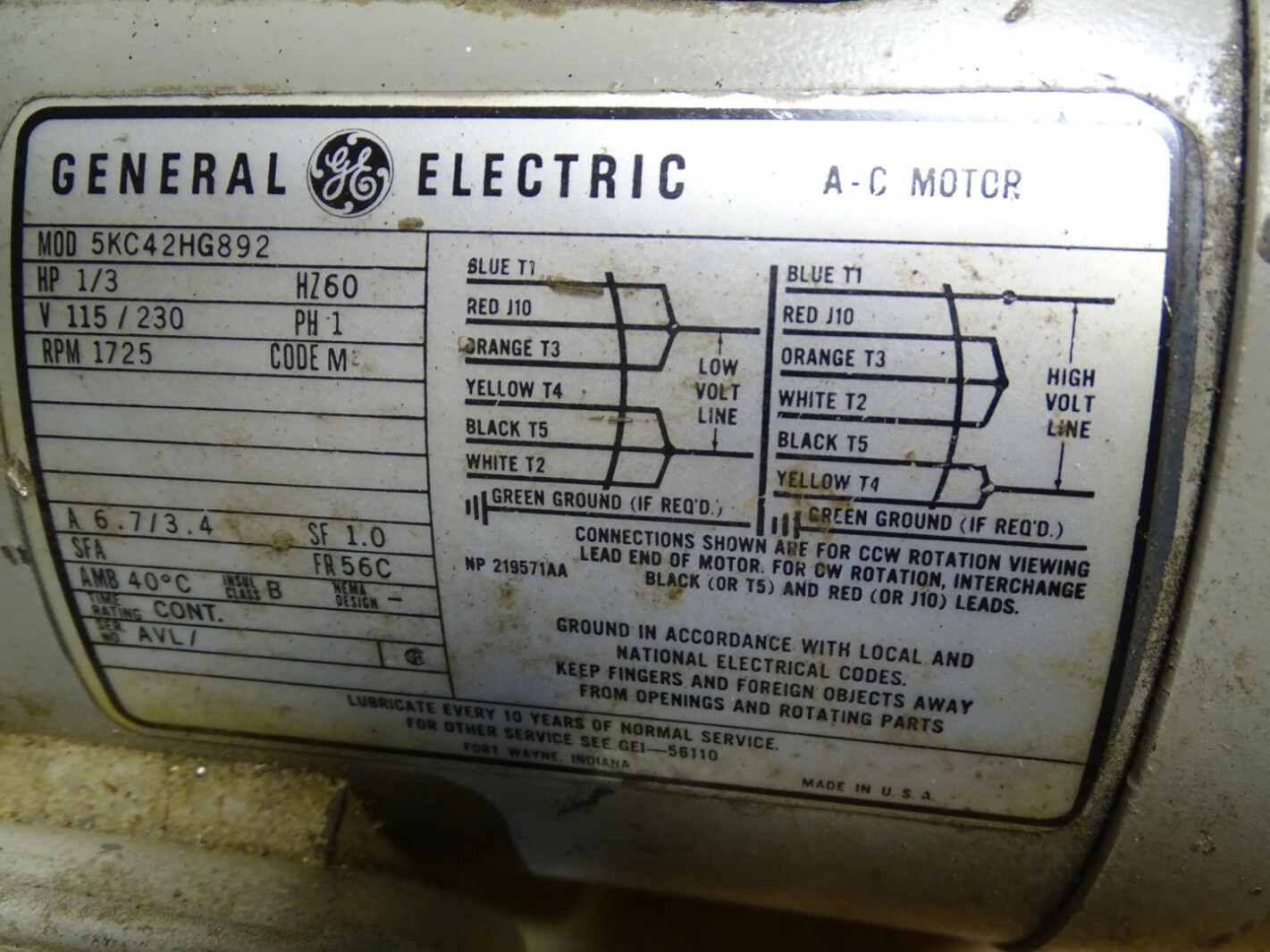 Leybold-Heraeus Trivac Dual Stage Rotary Van Vacuum Pump 1/3HP, 1725RPM, D4A