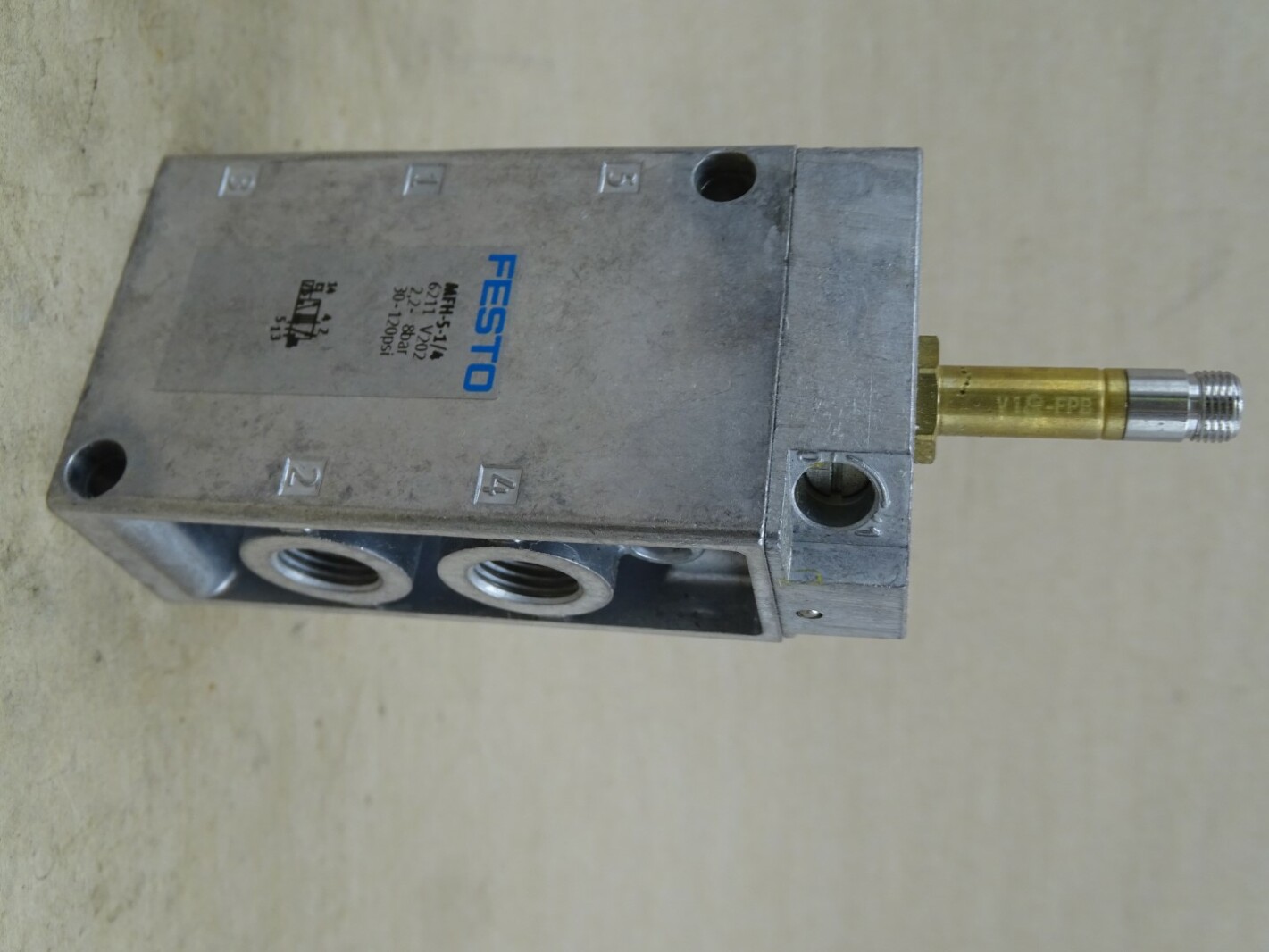Festo Solenoid Valve 6211 30-120psi , MFH-5-1/4