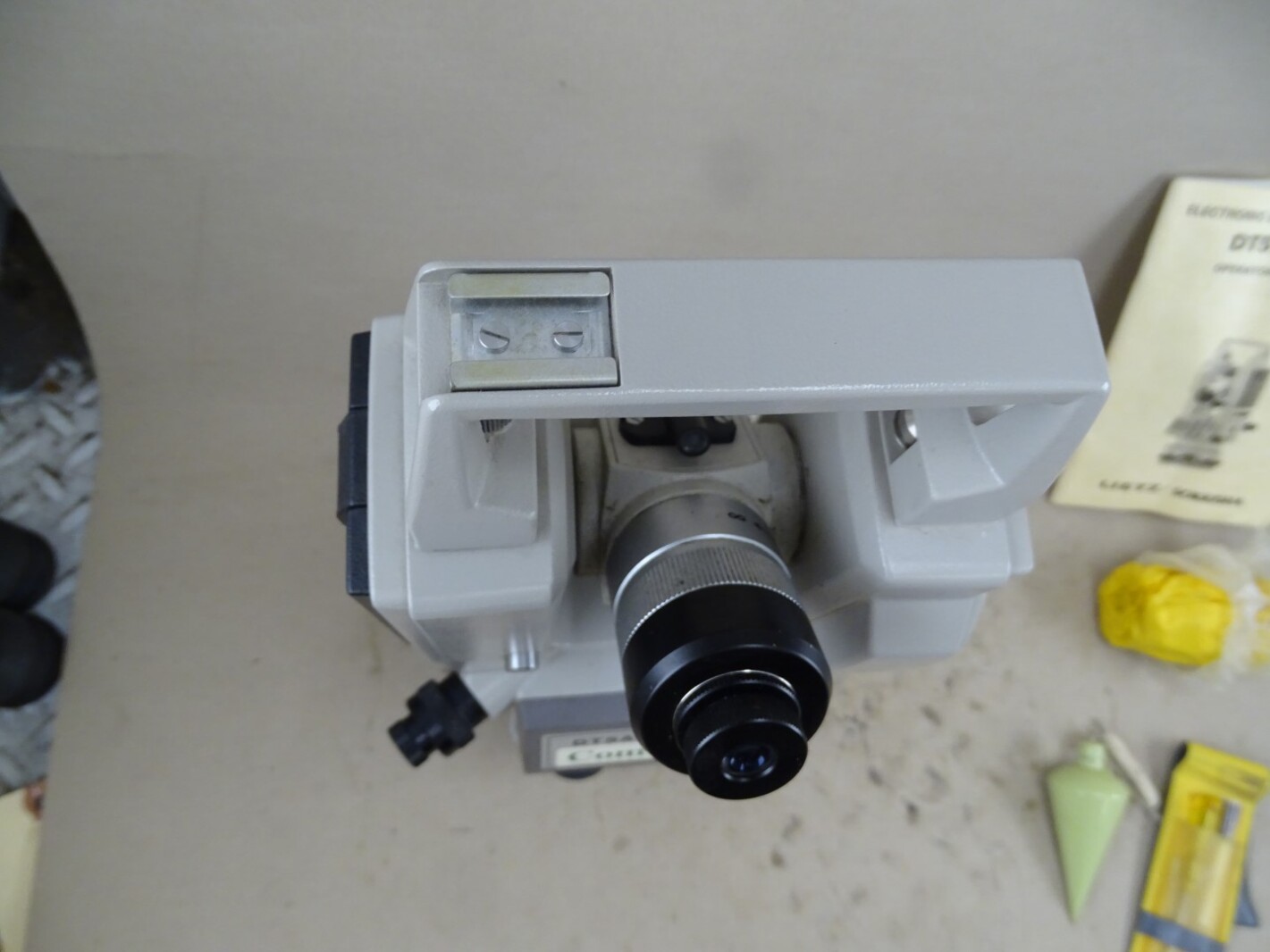 Lietz/Sokkisha Electronic Digital Theodolite Transit Survey w/ Accessories & Case , DT5A