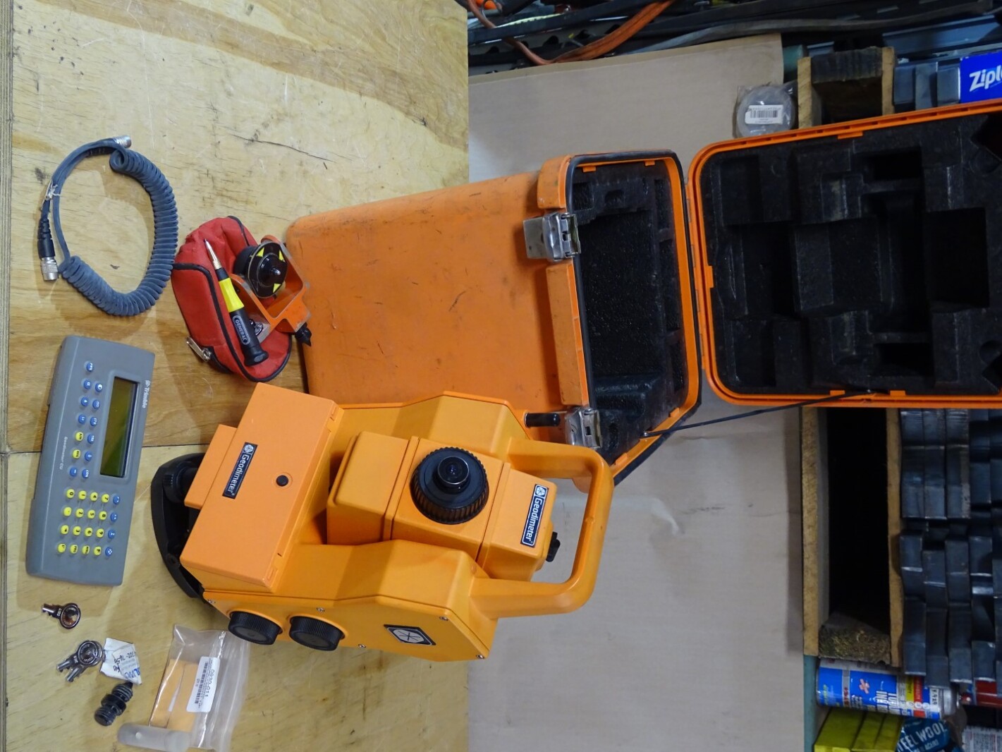 Trimble Geodimeter Pro Total Station w/ Accessories & Case , GDM 610 571 202 002