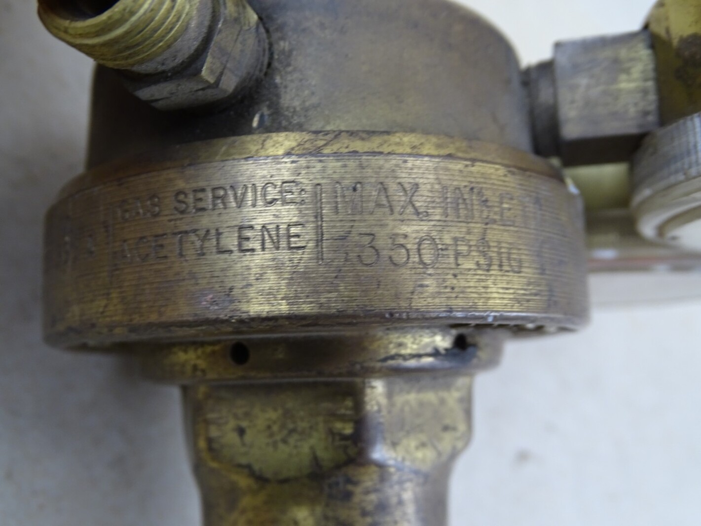 Victor Dual Gauge Acetylene Pressure Regulator Max Inlet 350 PSIG, CSR360A