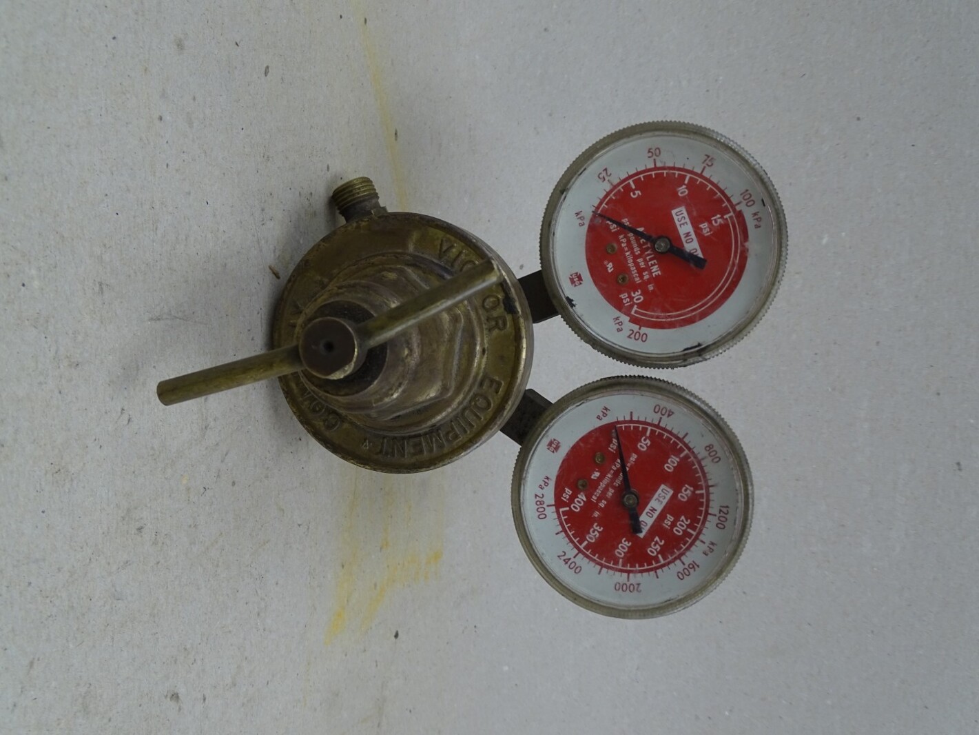 Victor Dual Gauge Acetylene Pressure Regulator Max Inlet 350 PSIG, CSR360A